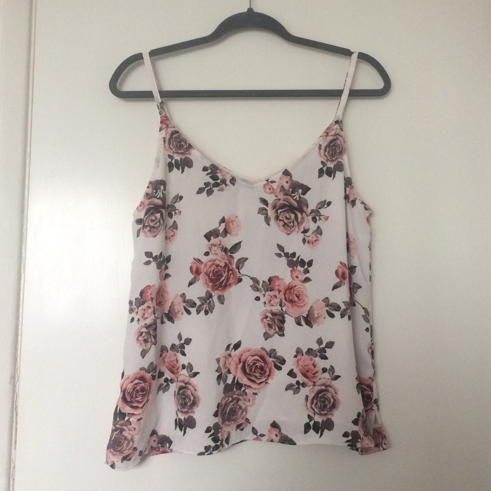 Floral top - Picture 2 of 3